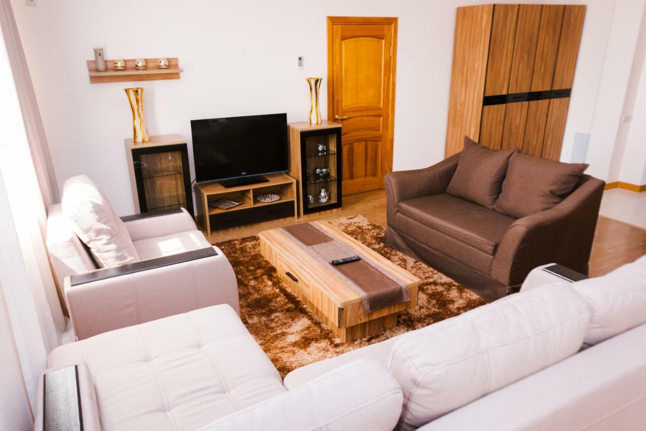 Atb Grand Hotel Atyraū Екстериор снимка